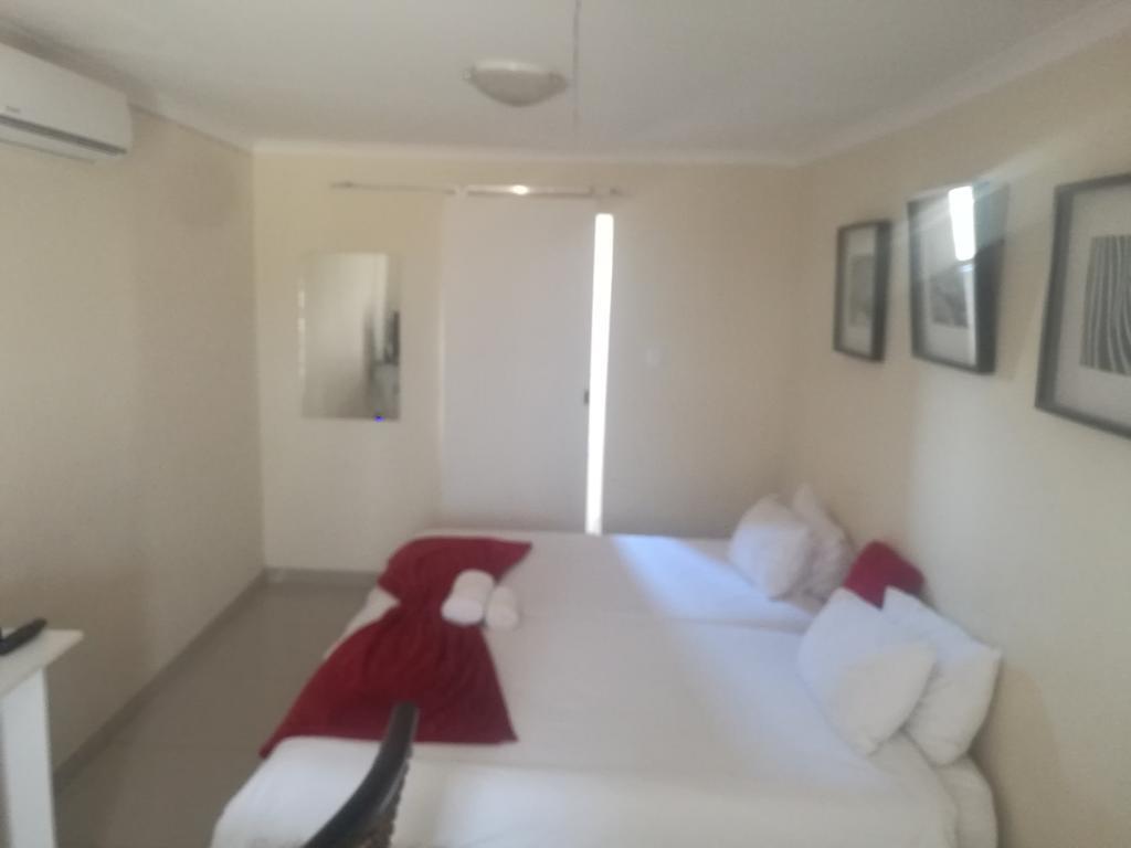 Mo-Nize Villa Guesthouse أوتجيوارونغو المظهر الخارجي الصورة